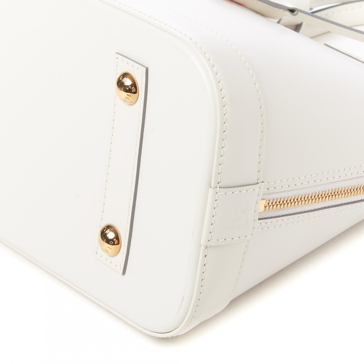Smooth Calfskin Signature Alma PM White