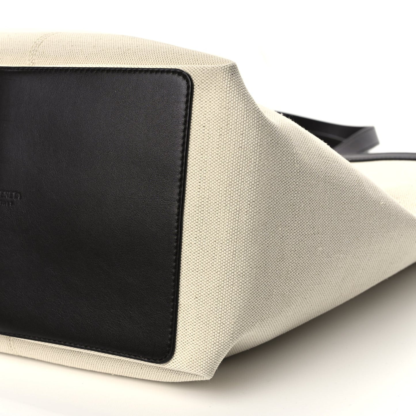 Canvas Mix Nappa Intrecciato Medium Flip Flap Tote Natural Fondant Natural/Fondant