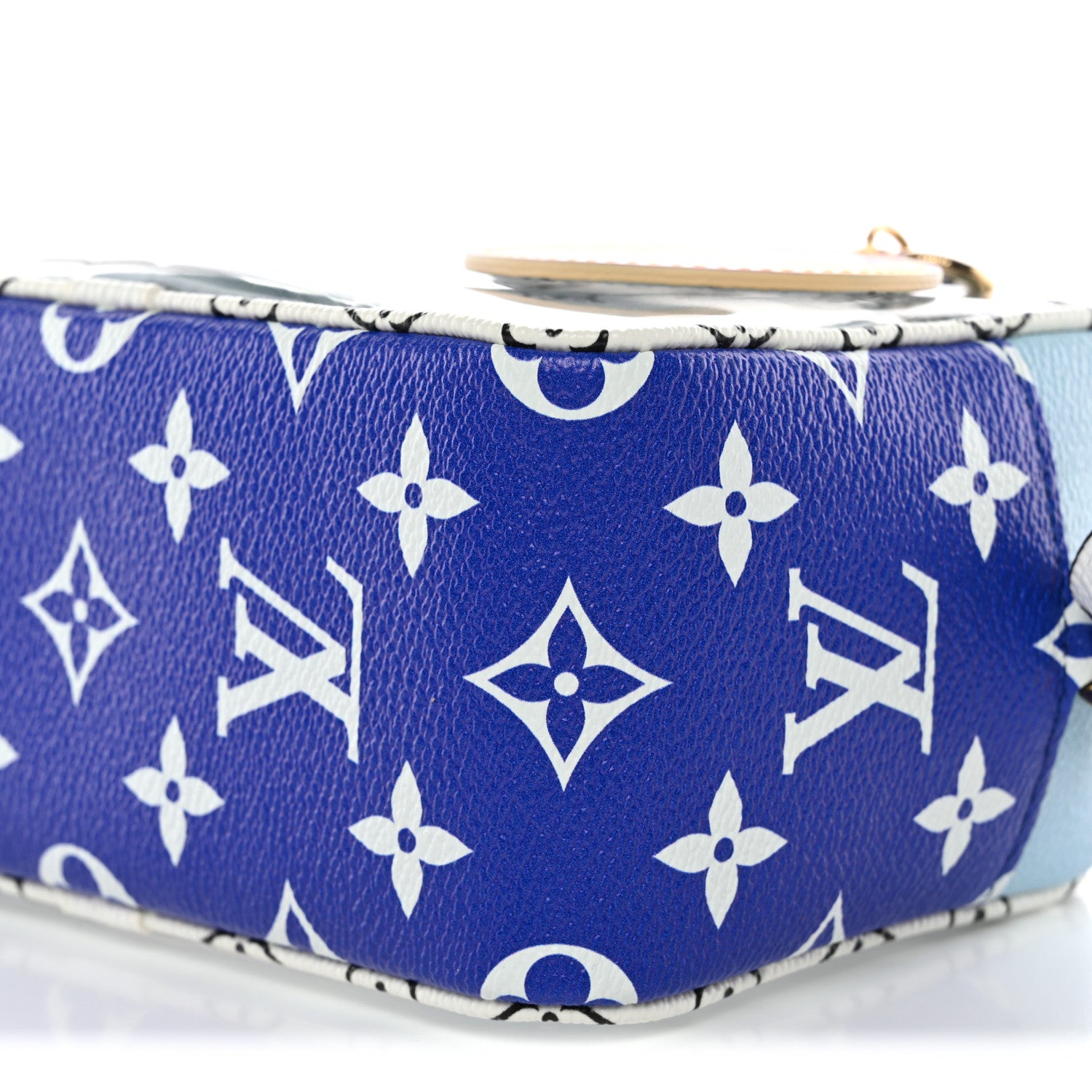 Louis Vuitton Monogram Giant Hawaii Beach Pouch Blue 9 of 9