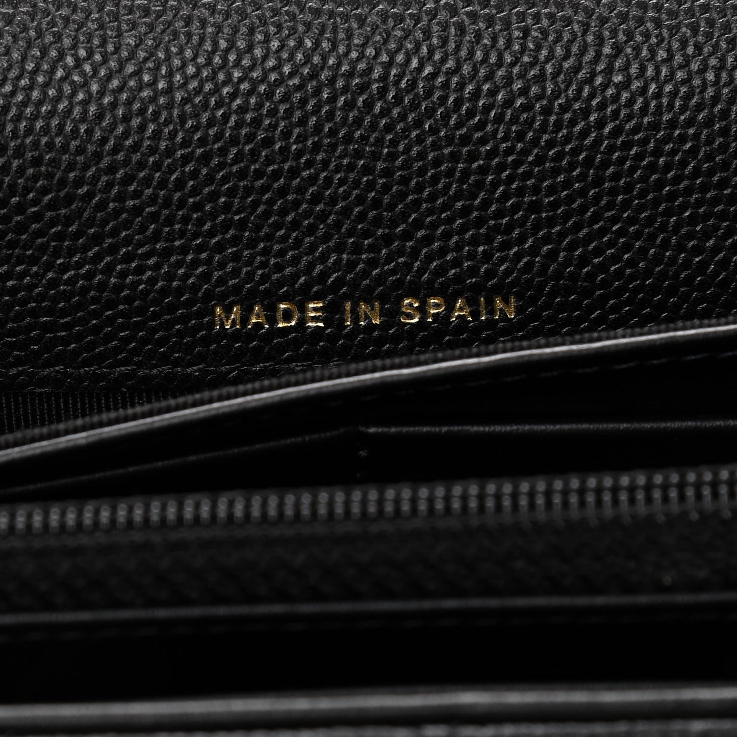 Caviar Quilted Large Boy Gusset Flap Wallet Black