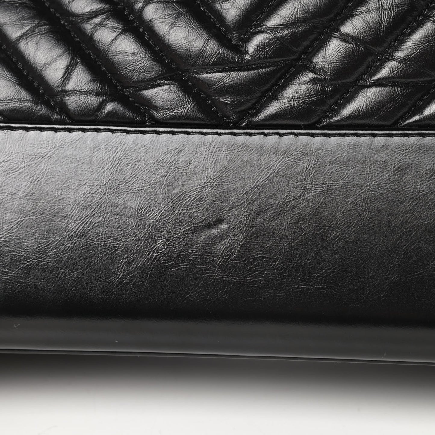 Aged Calfskin Chevron Quilted Medium Gabrielle Hobo Black