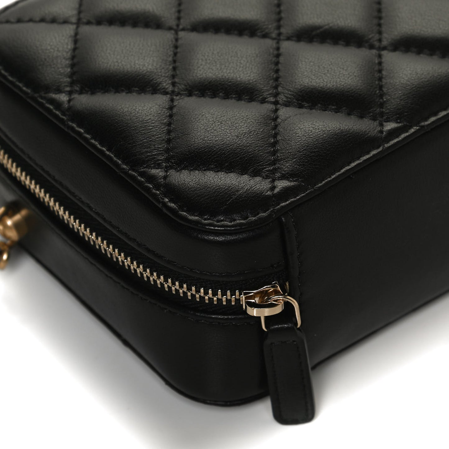 Lambskin Quilted CC Pearl Crush Camera Case Black