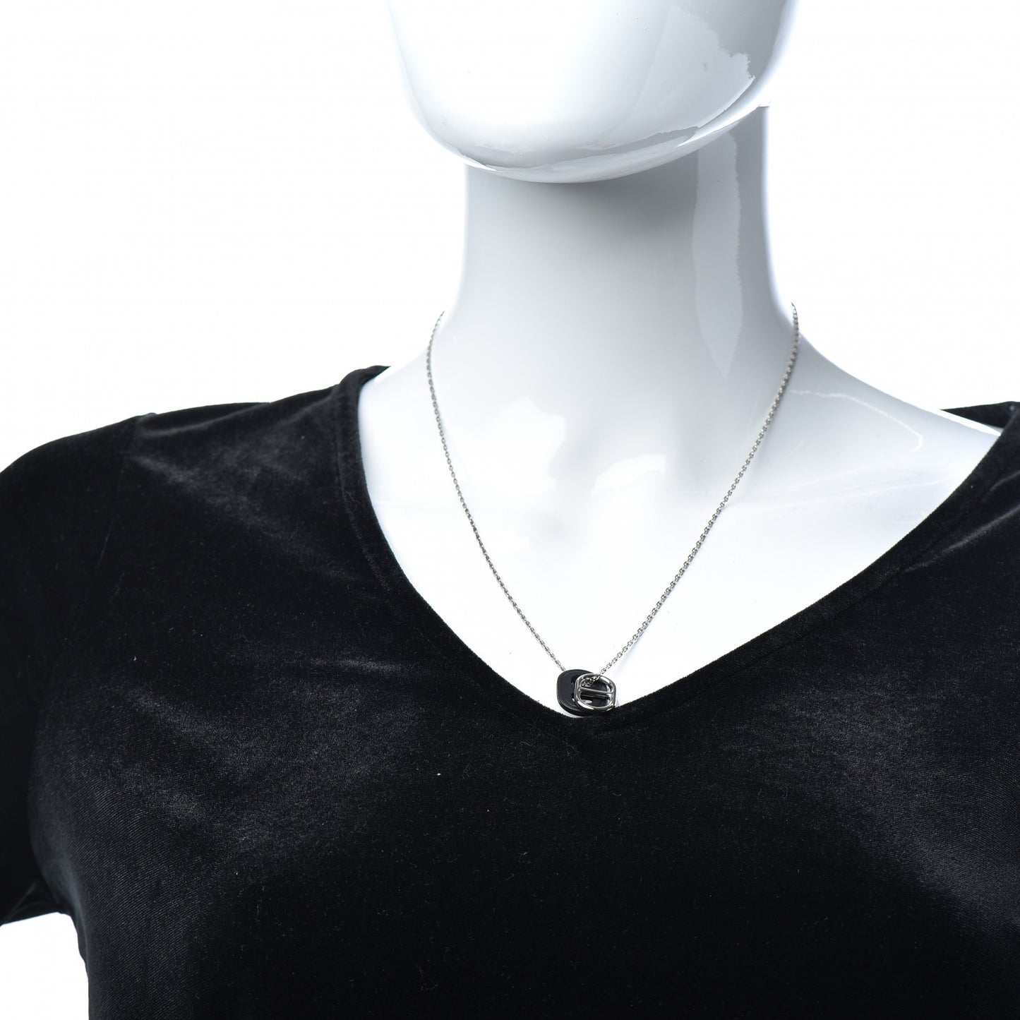 Swift O'Maillon Pendant Necklace Black