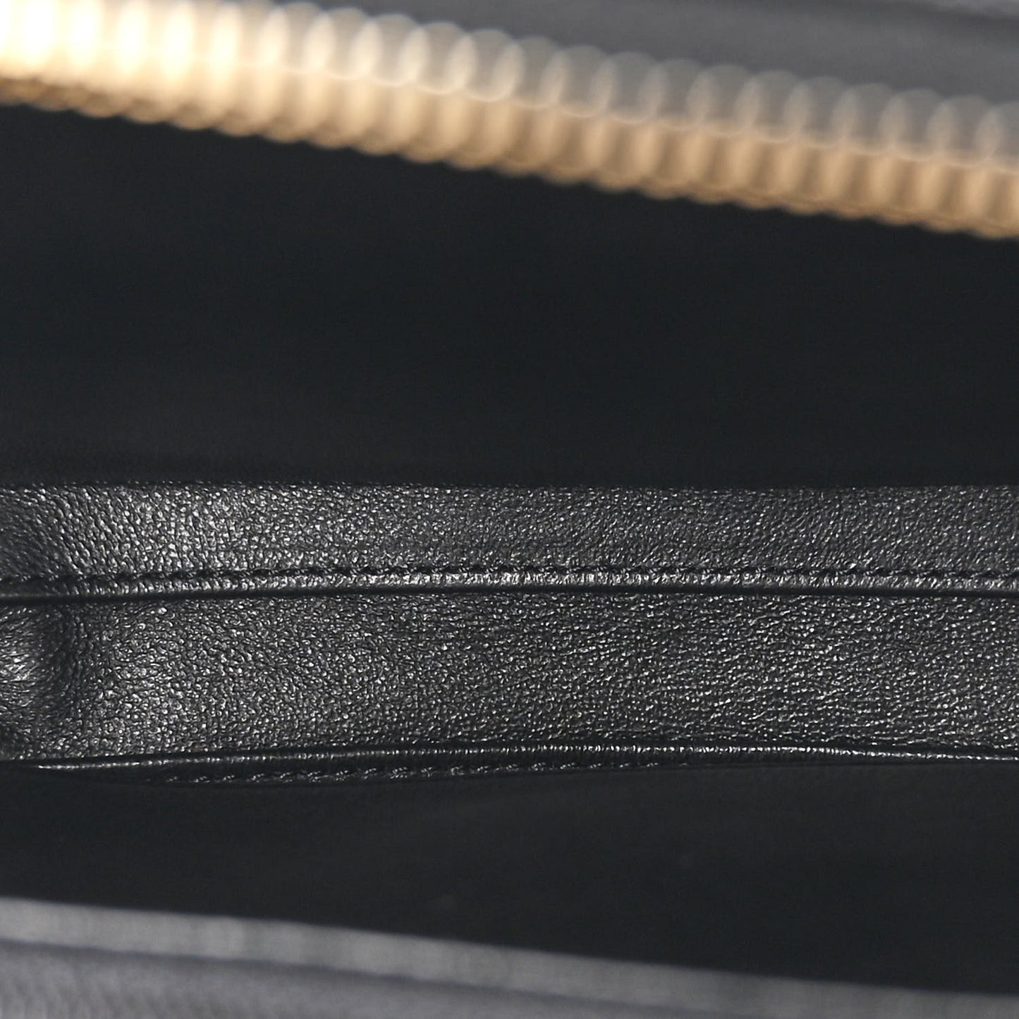 Caviar Quilted Medium CC Filigree Vanity Case Black