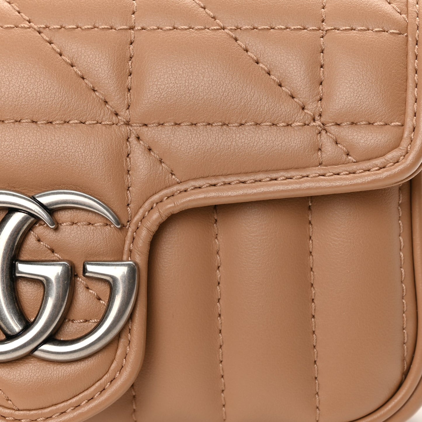 Calfskin Matelasse Aria Super Mini GG Marmont Shoulder Bag Camelia