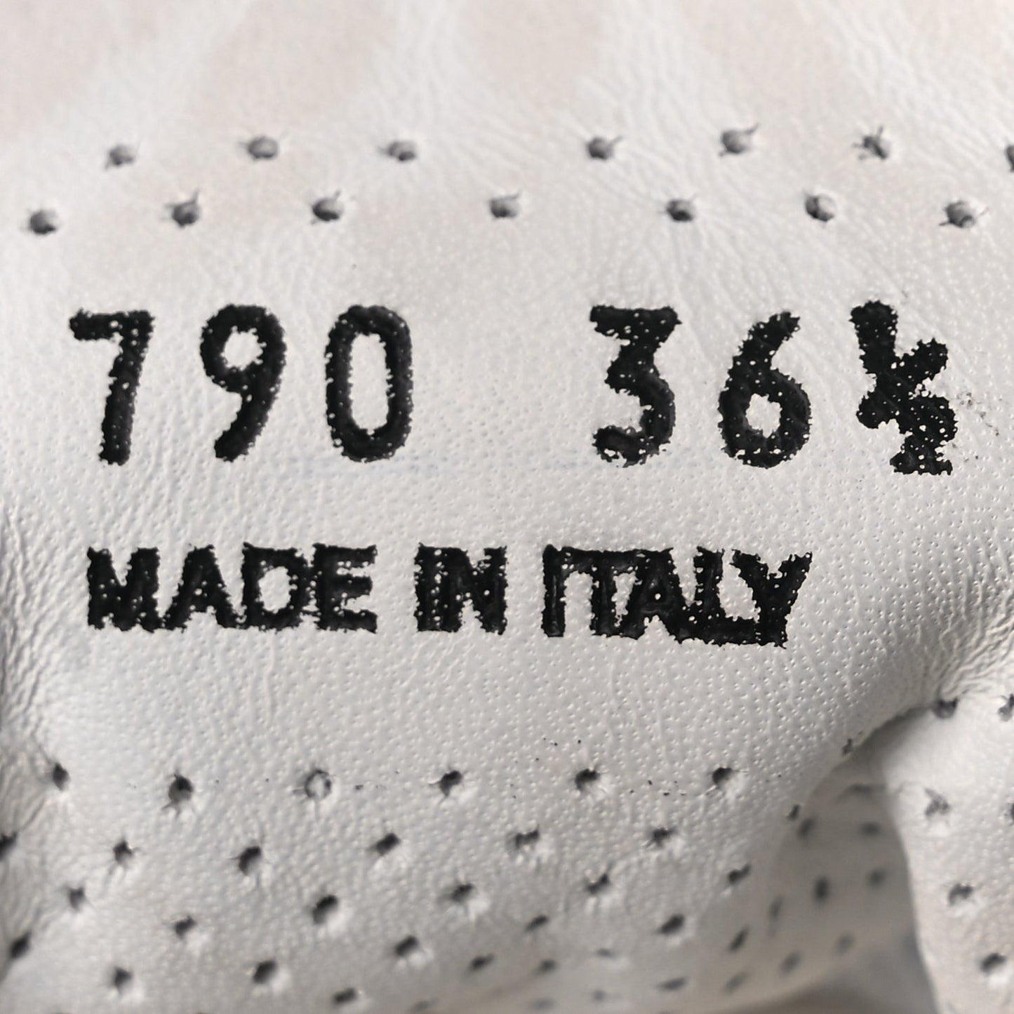 Vitello Sport Spazzolato Rois Rubber Triangle Logo Perforated Womens District Low Top 30mm Sneakers 36.5 White