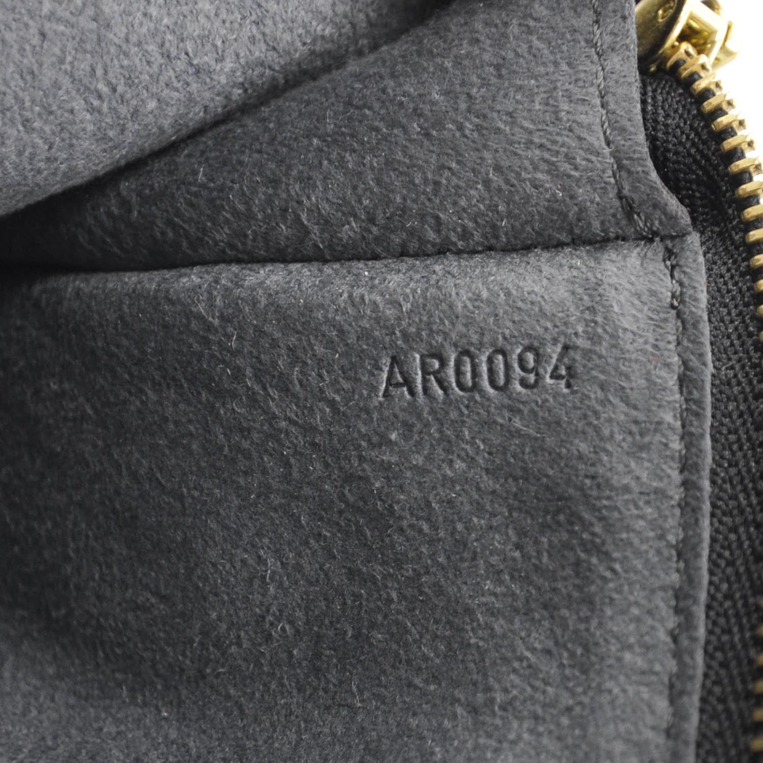 Louis Vuitton Epi Pochette Accessories 24 Black 6 of 7