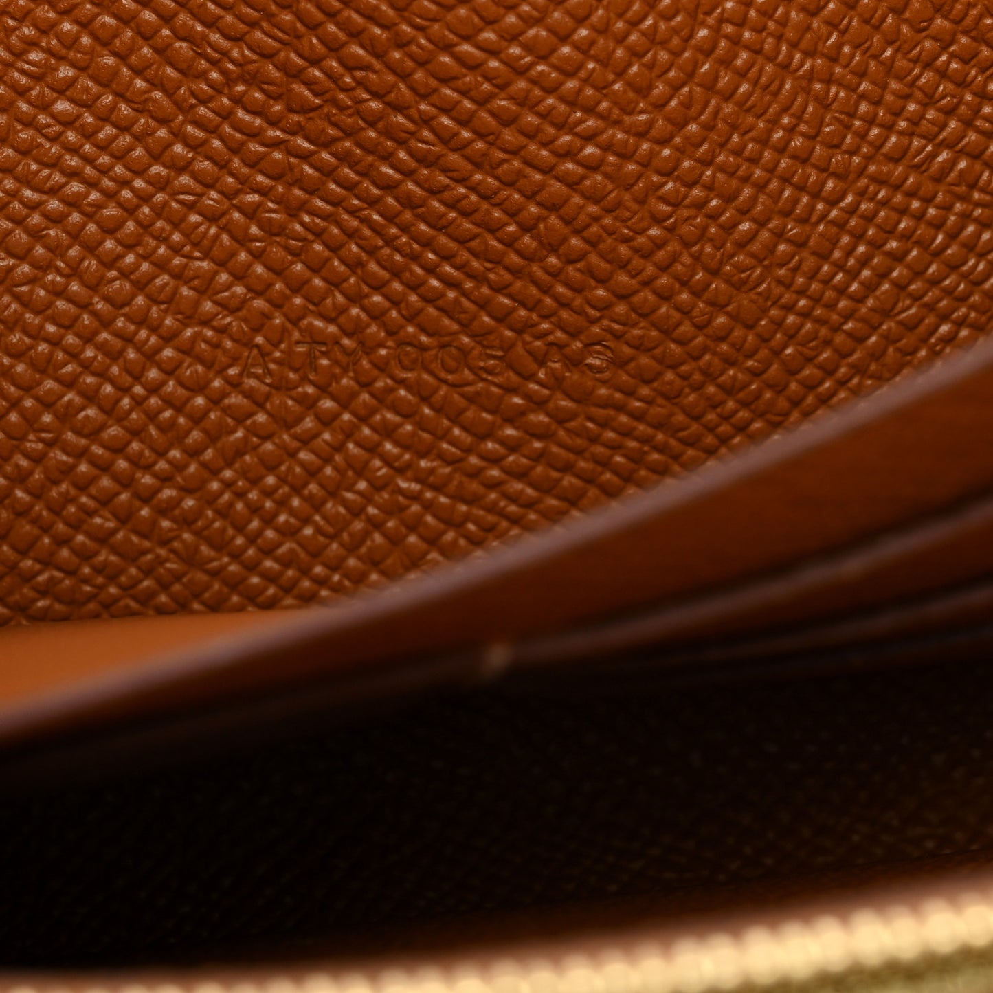 Epsom Kelly Longue Wallet Gold