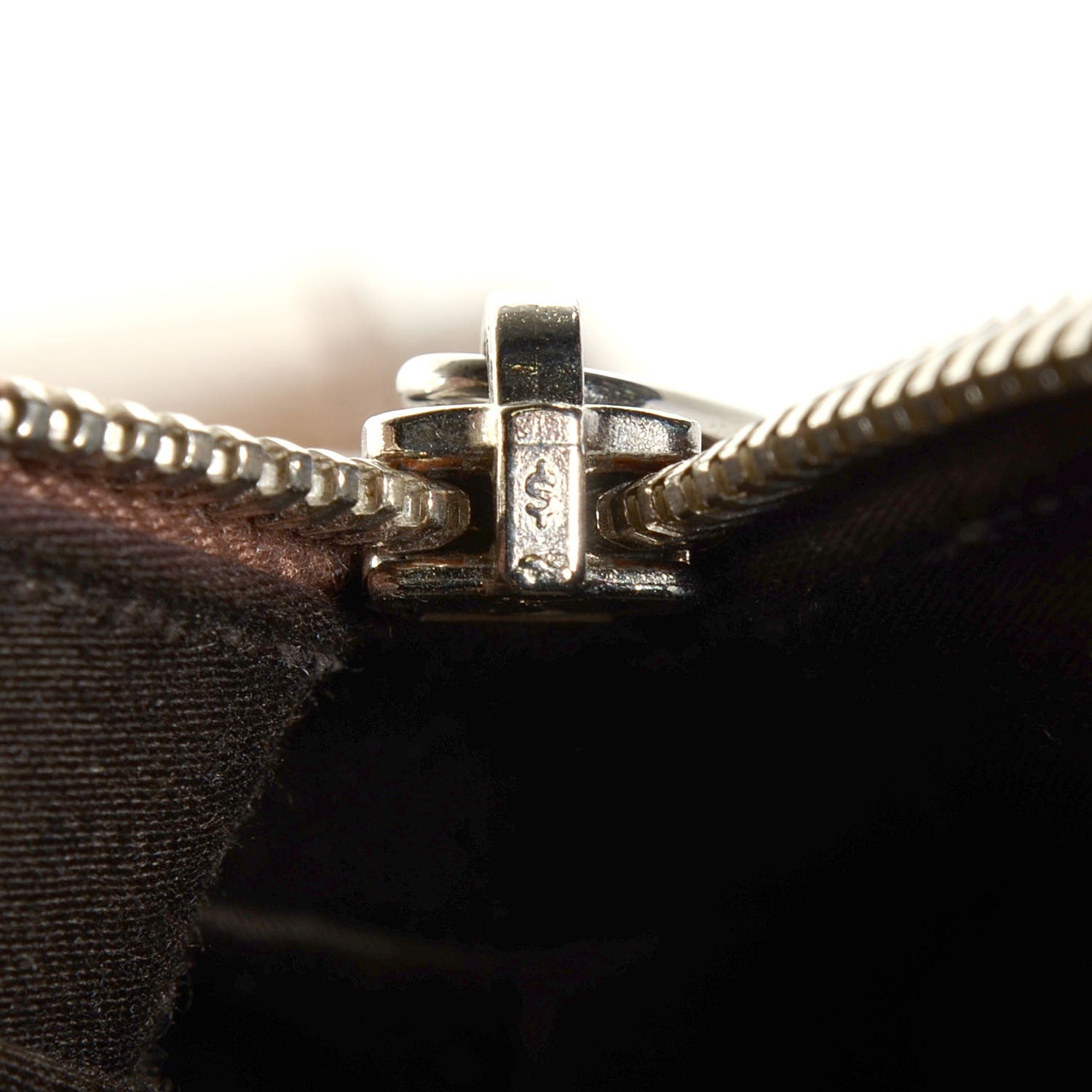 Saint Laurent Patent Oversized Muse Beige 8 of 9