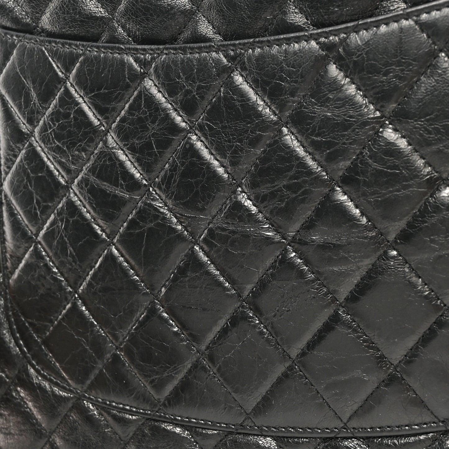 Crackled Lambskin Quilted Medium Cosmetic Case Black