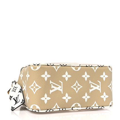 Louis Vuitton Monogram Giant Beach Pouch Kaki 4 of 8