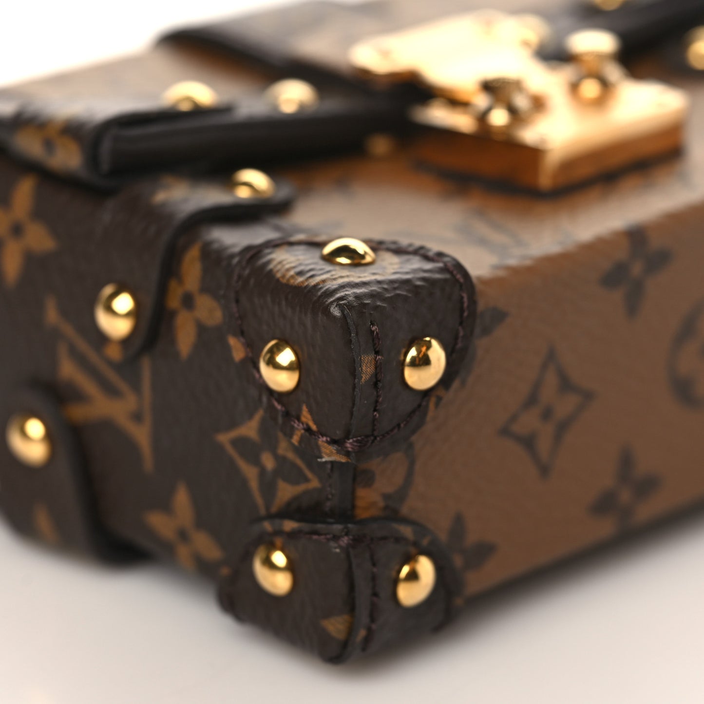 Reverse Monogram Essential Trunk NM