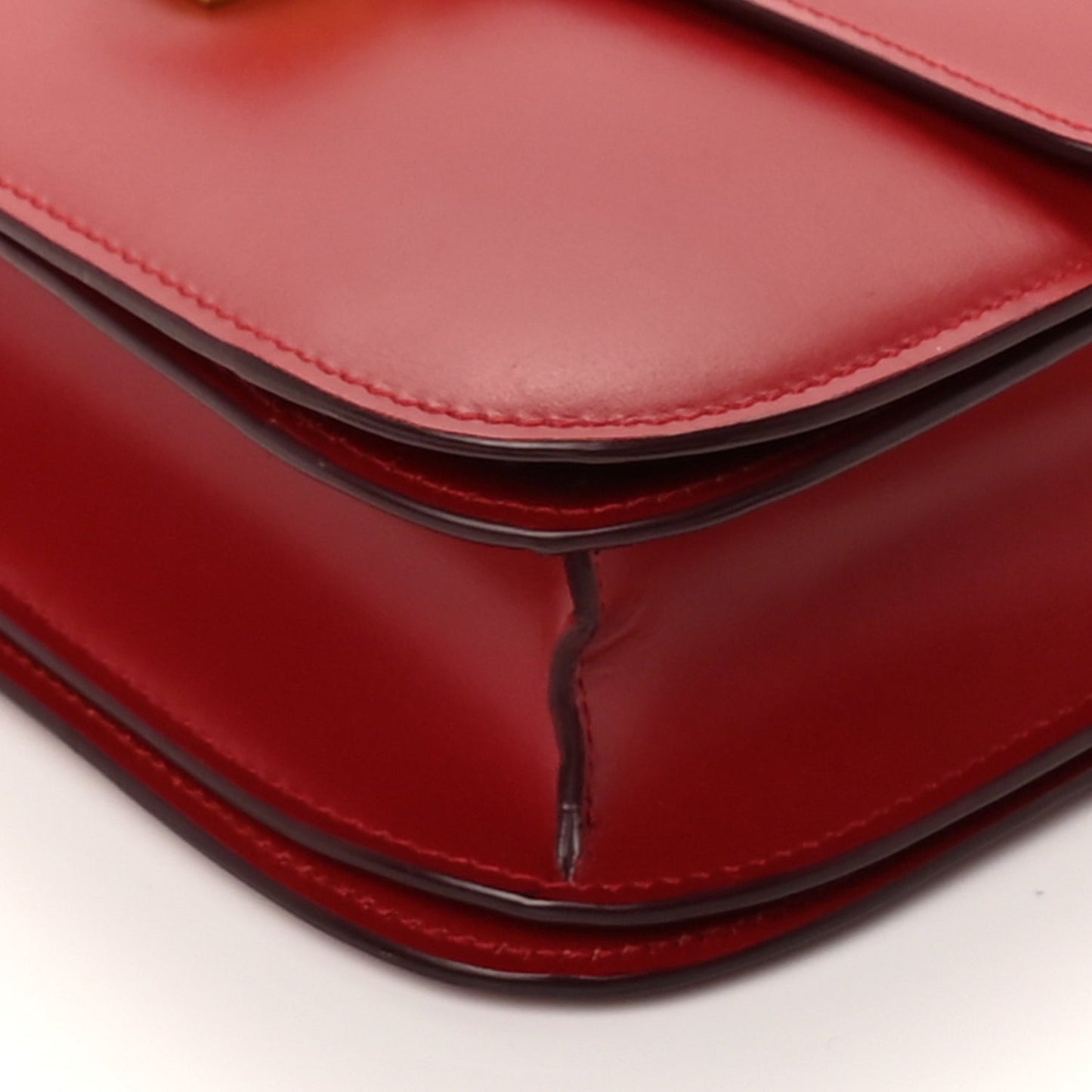 Box Calfskin Medium Classic Box Flap Bag Red