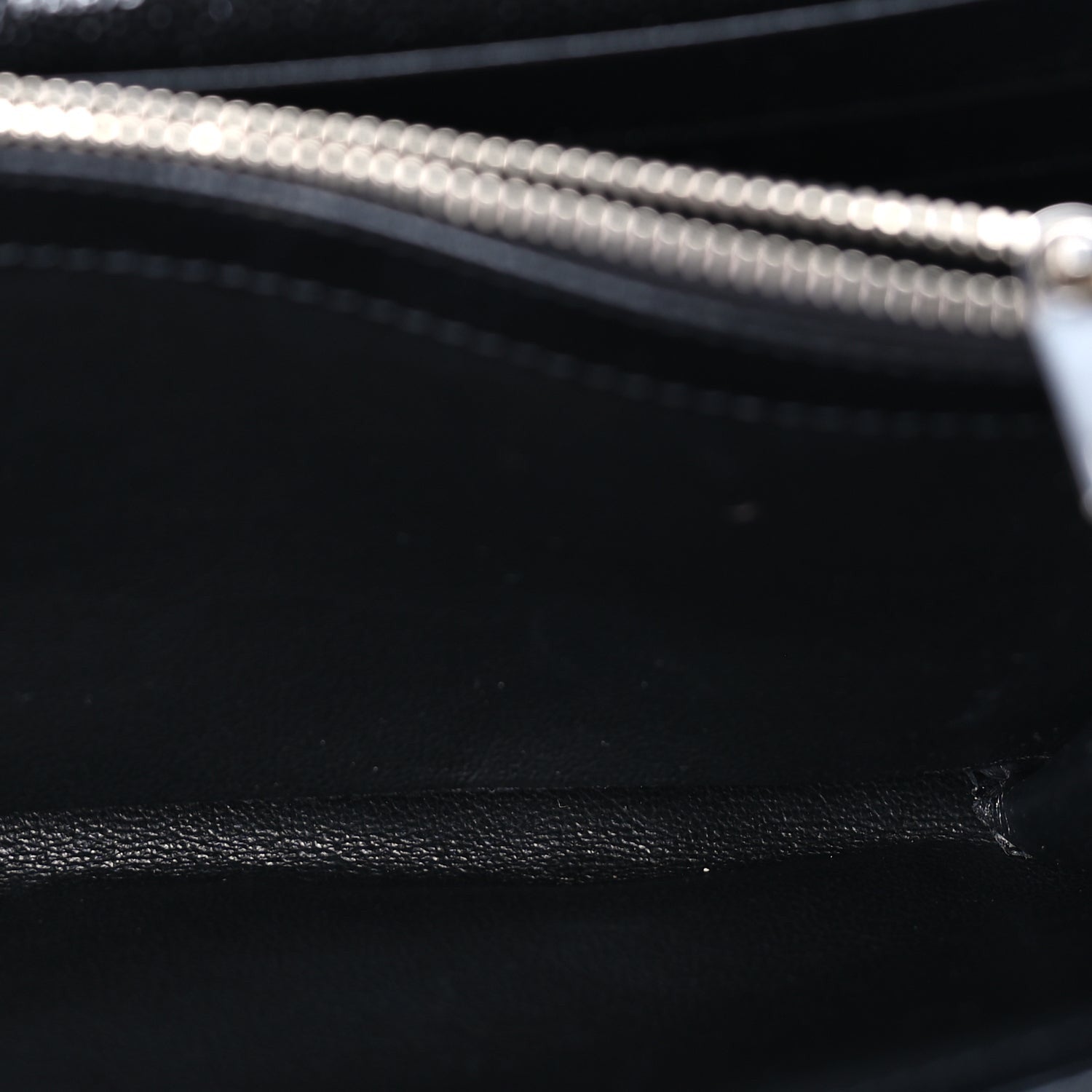 Saint Laurent Grain De Poudre Matelasse Chevron Monogram Chain Wallet Black 4 of 7