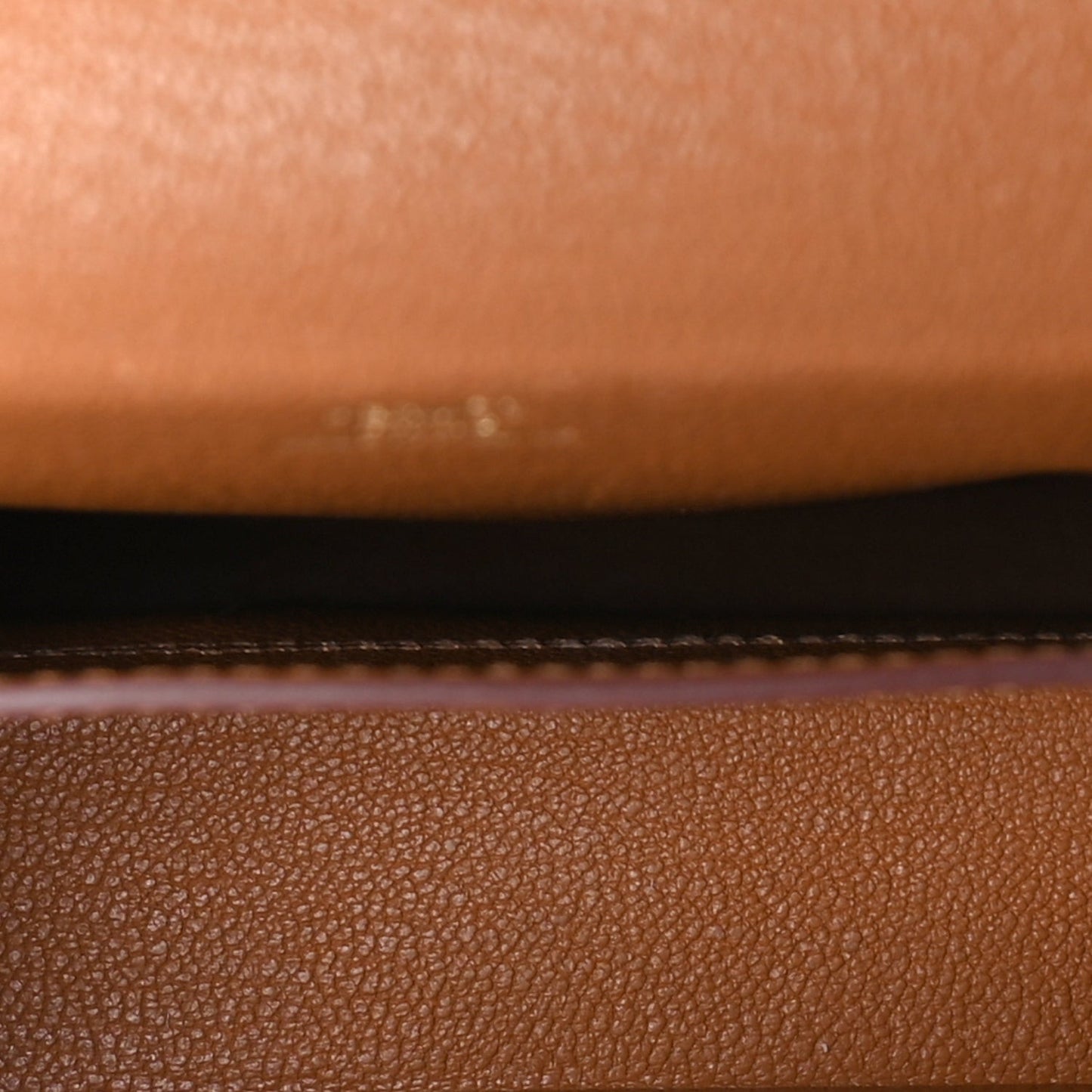 Epsom Kelly Multi Pocket Pochette To Go Gold