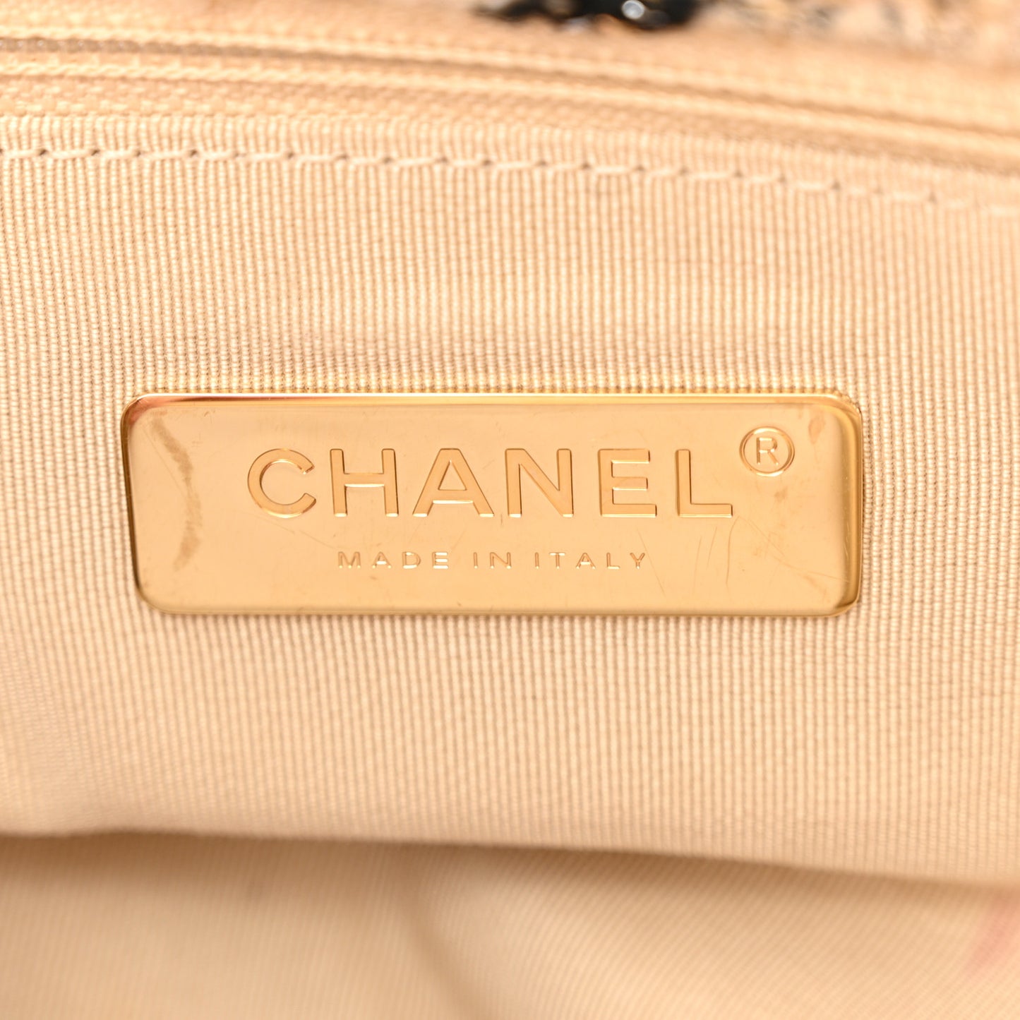 Tweed Maxi Chanel 19 Flap Beige Black