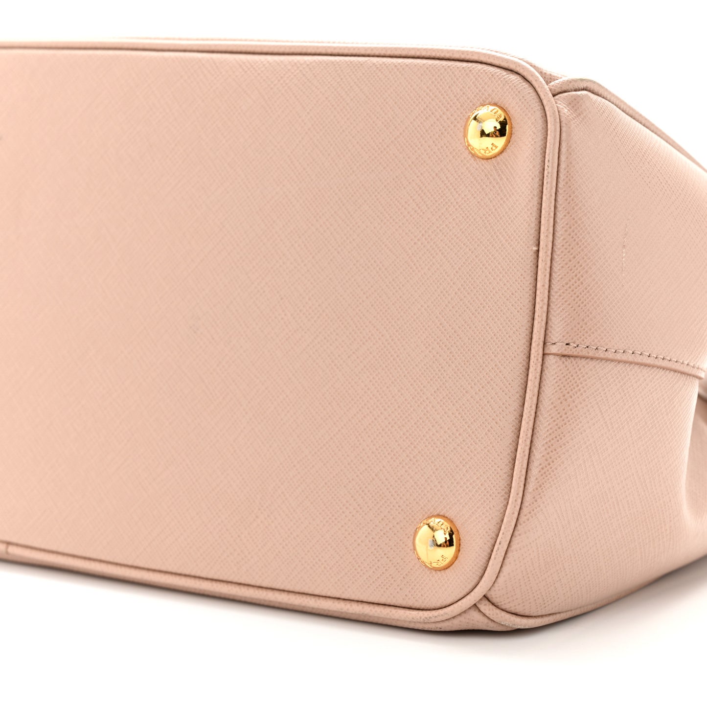 Saffiano Medium Galleria Double Zip Tote Cammeo