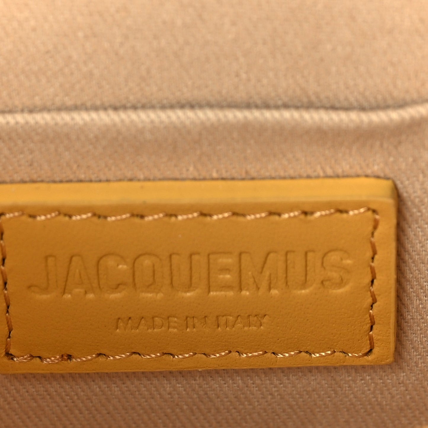 Smooth Calfskin Le Chiquito Moyen  Yellow
