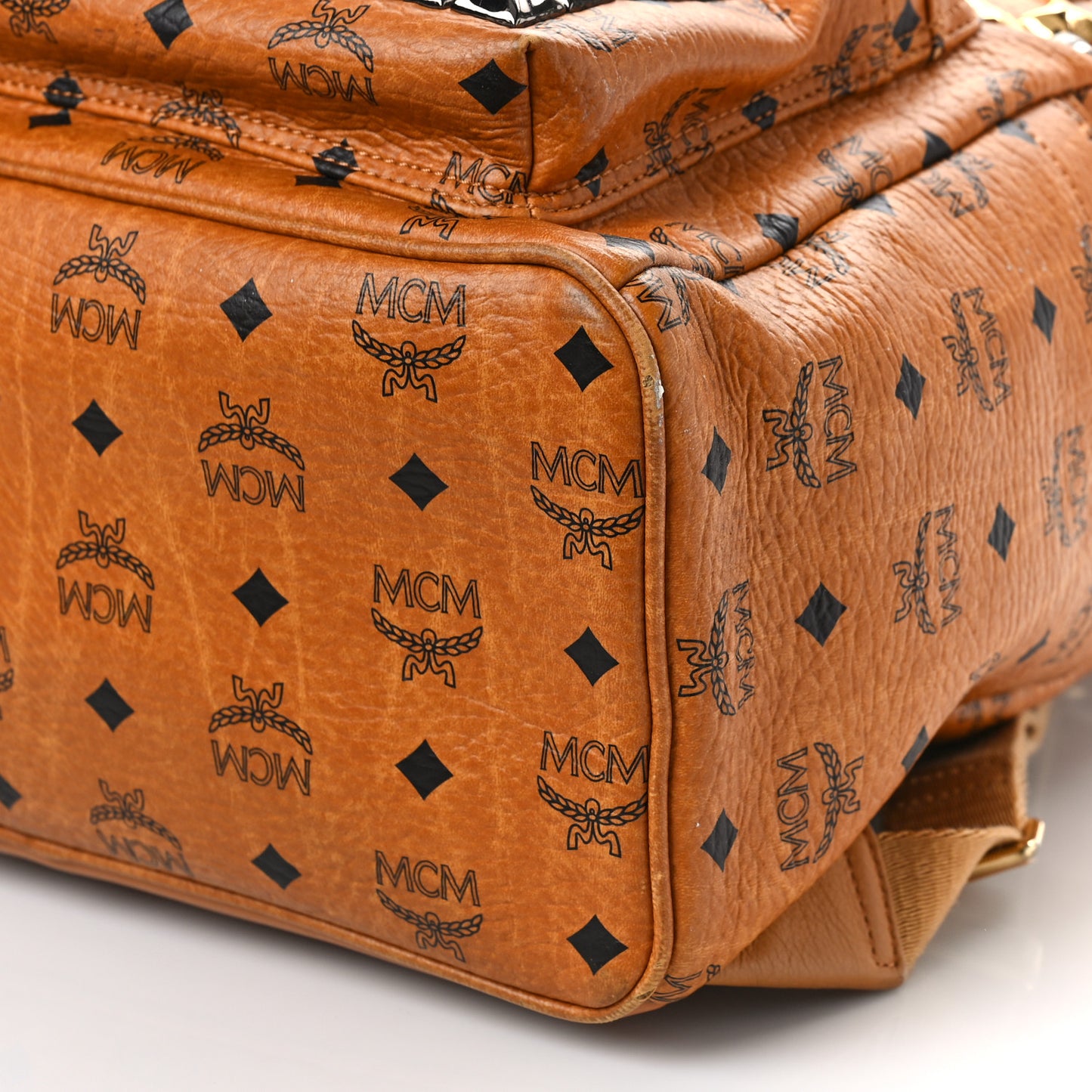 Visetos Studded Medium Stark M Backpack Cognac