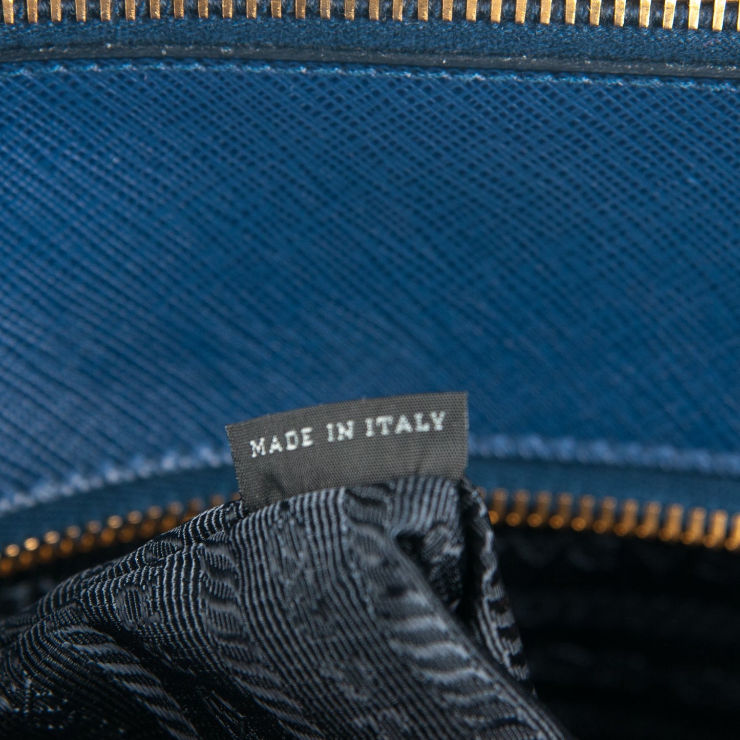 Saffiano Lux Extra Large Galleria Double Zip Tote Bluette