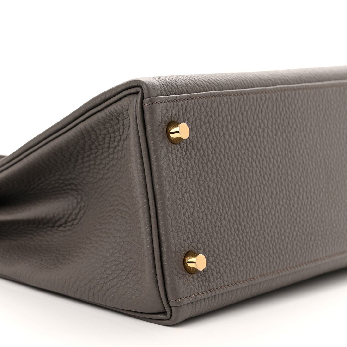 Togo Kelly Retourne 28 Etain