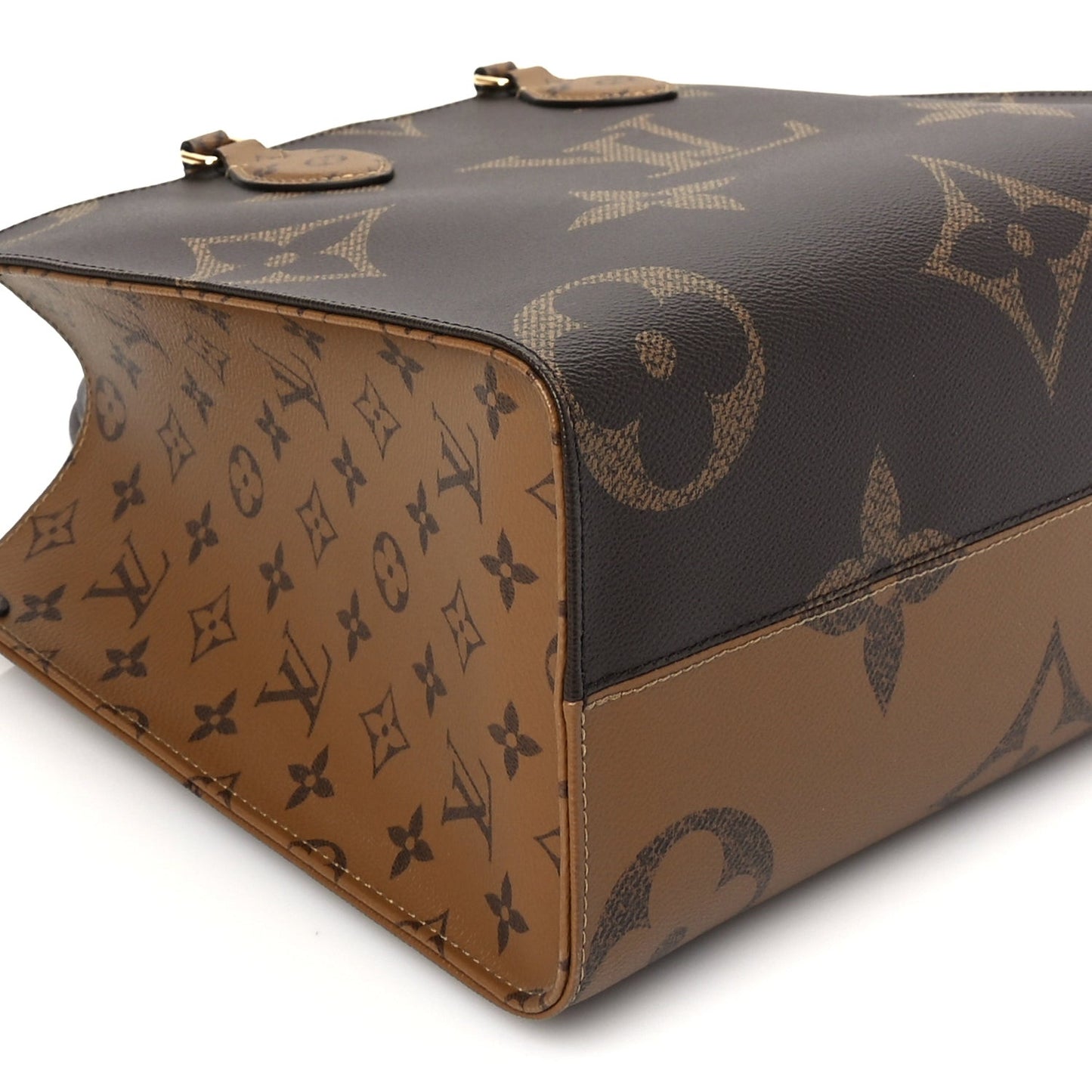 Reverse Monogram Giant Onthego MM