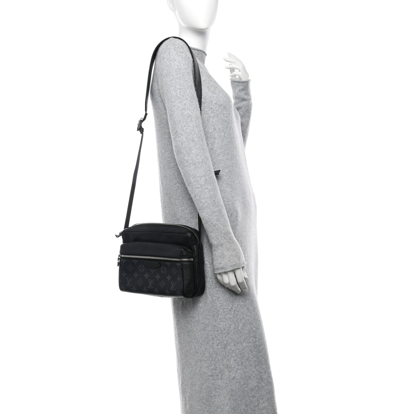 Taiga Monogram Eclipse Outdoor Messenger Black