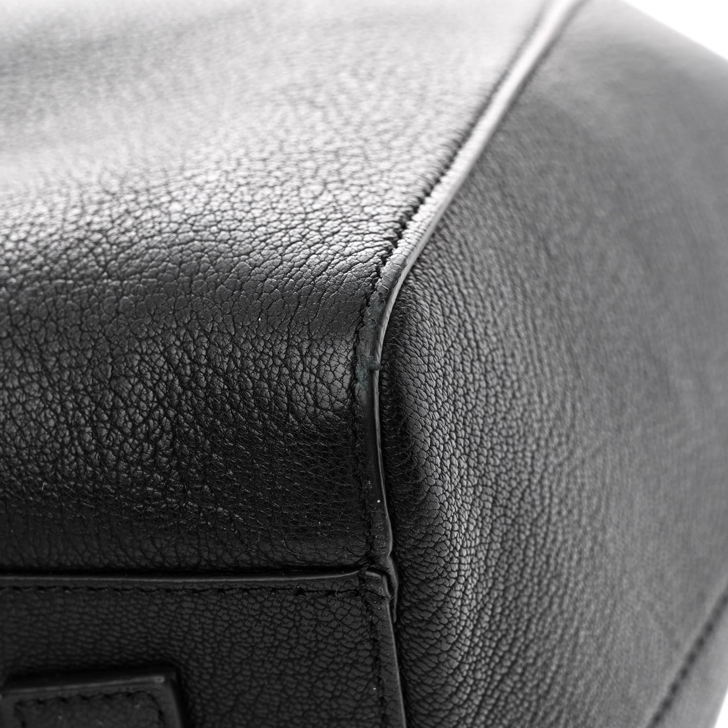 Sugar Goatskin Medium Antigona Black