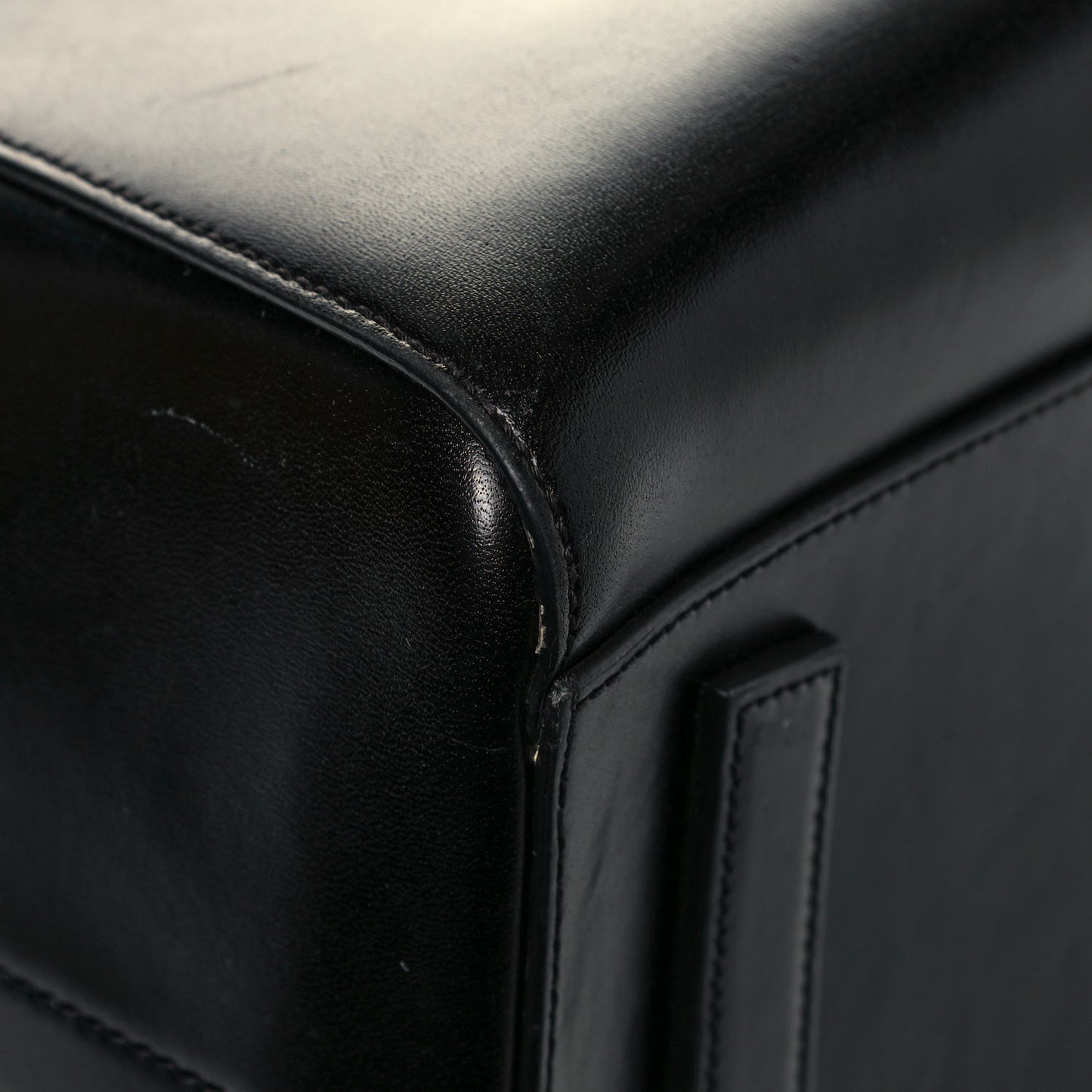 Shiny Lord Calfskin Medium Antigona Black