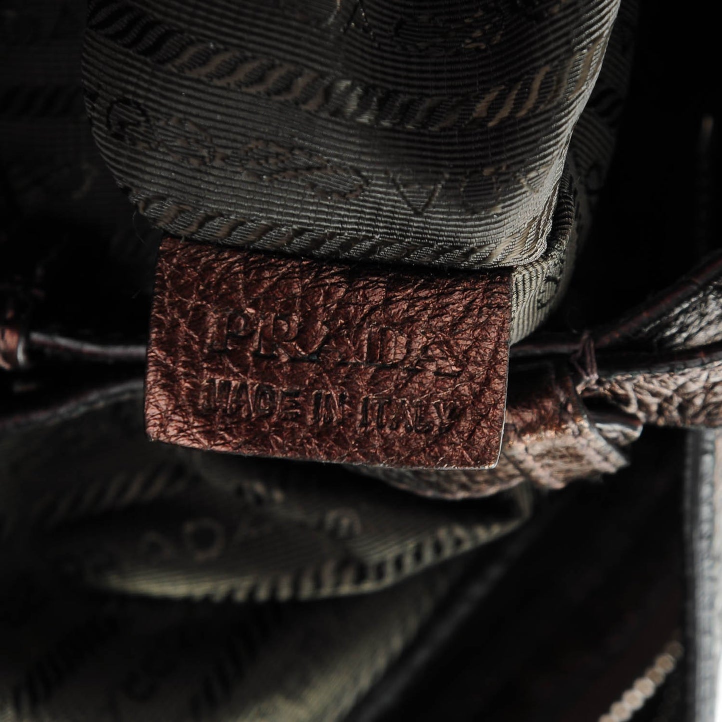 Vitello Daino Mordore Shoulder Bag Antico