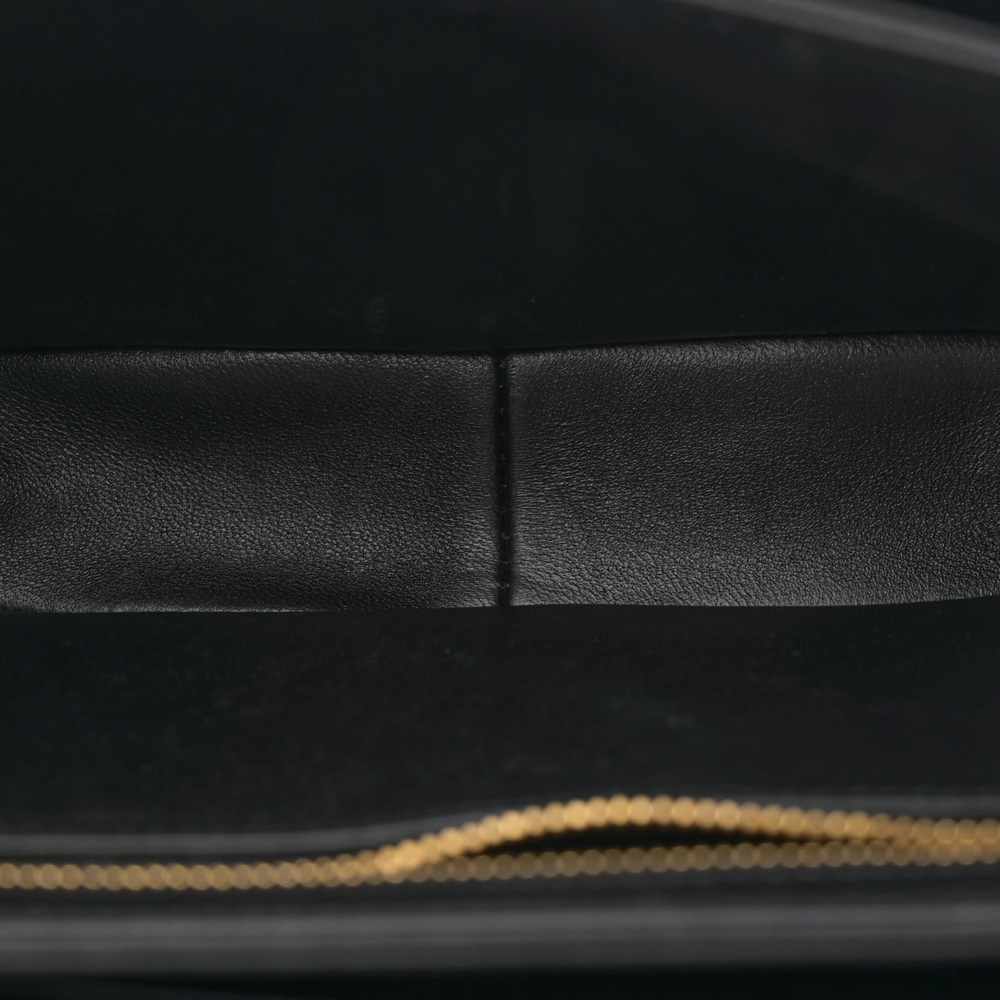 Shiny Calfskin Teen Cuir Triomphe Black