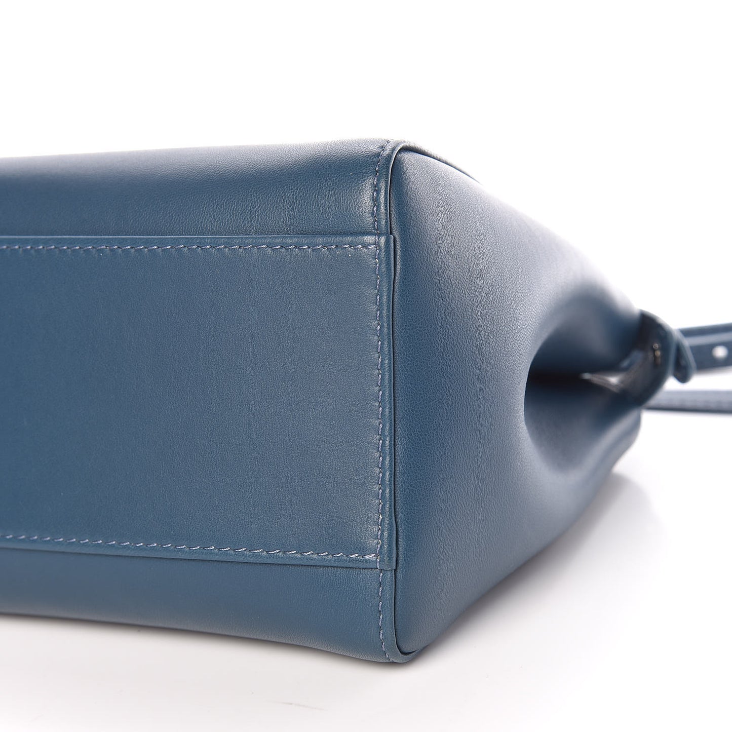 Nappa Mini Peekaboo Iconic Satchel Pavone