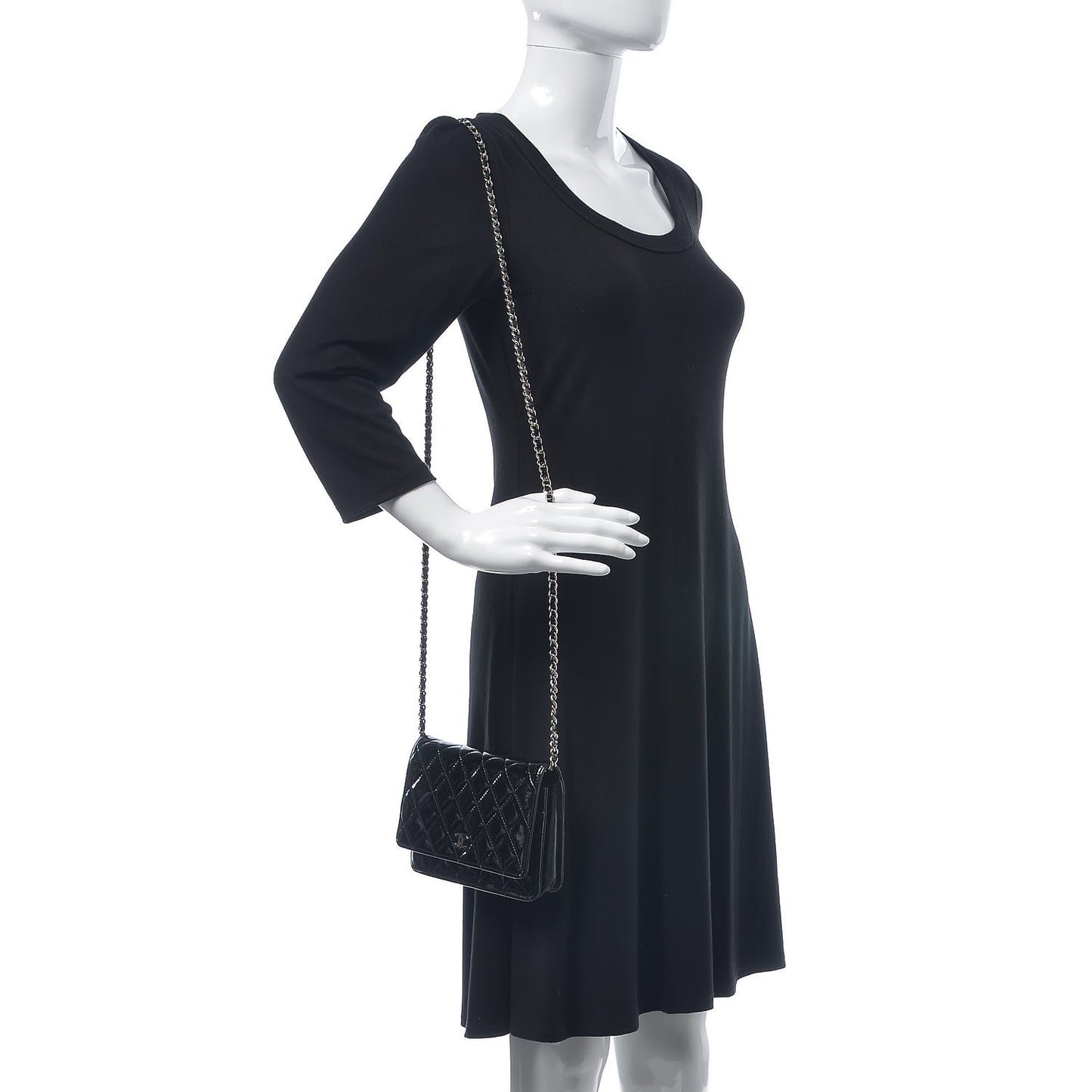 Patent Quilted Wallet On Chain WOC Black