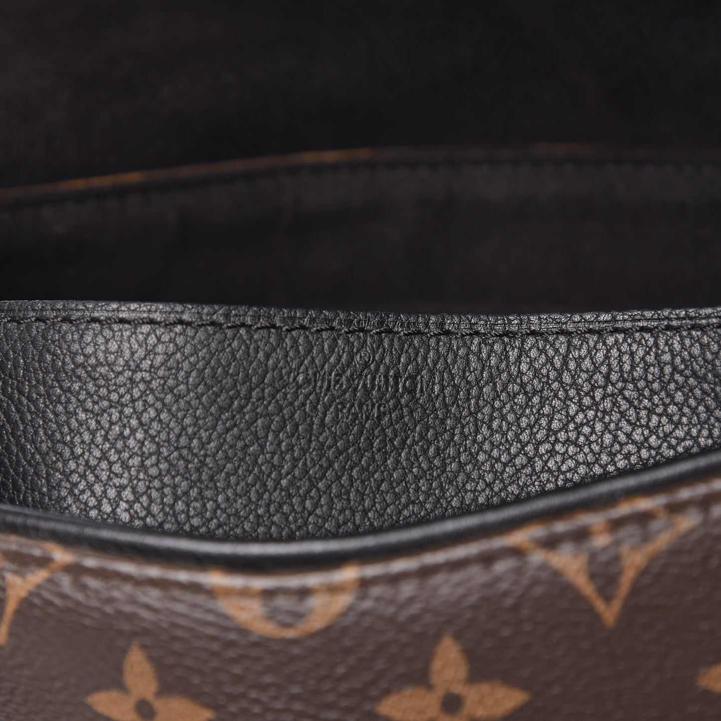 Monogram Pallas Chain Black