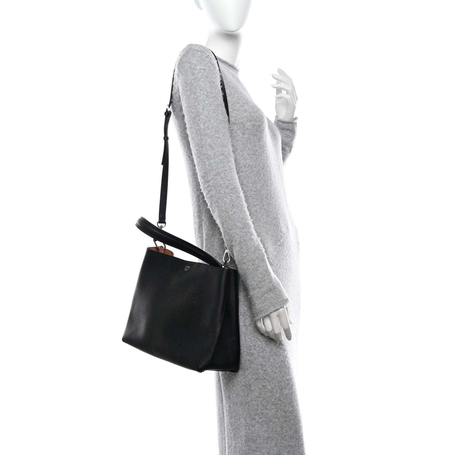 MCM Grained Calfskin Visetos Medium Sarah Hobo Black 2 of 10