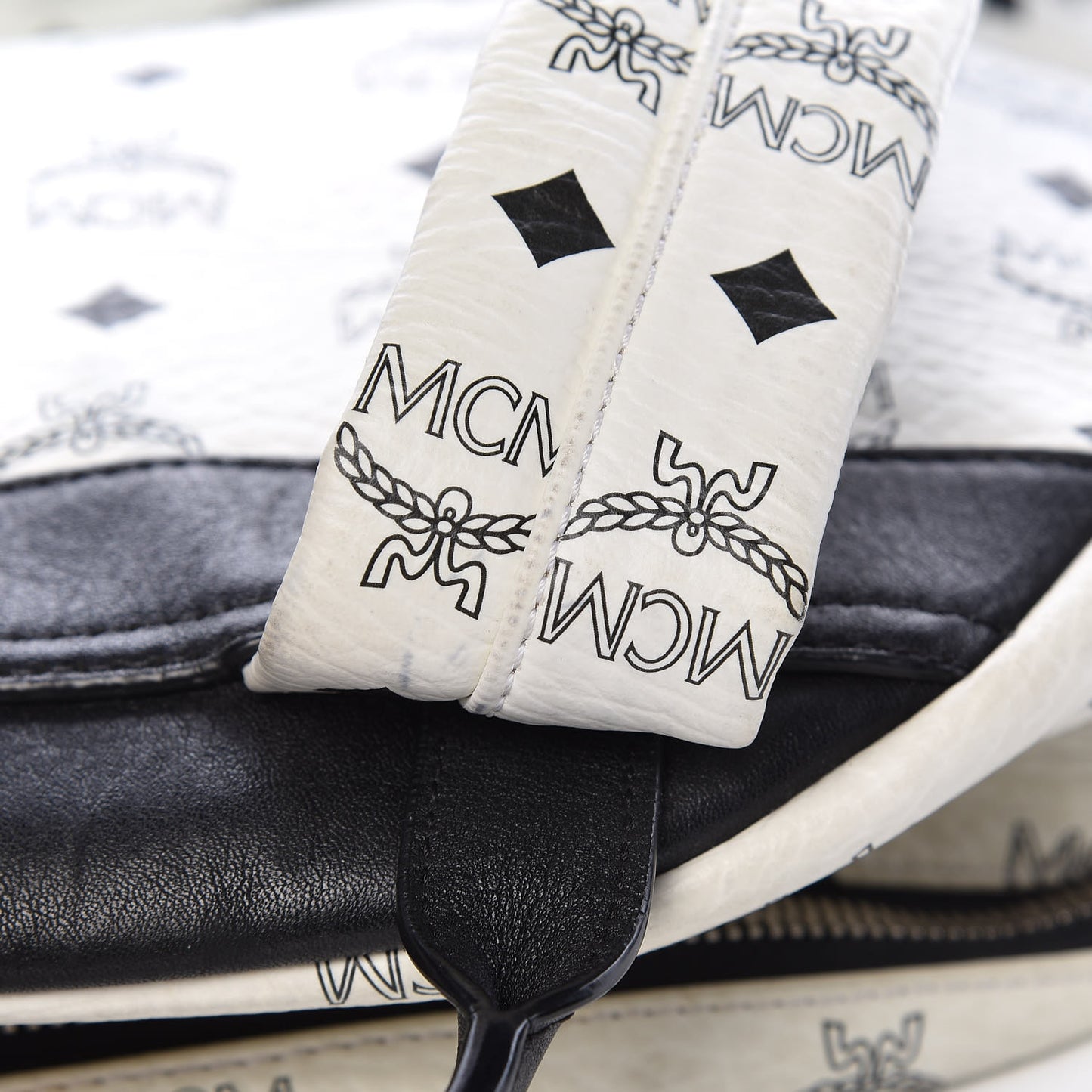 Visetos Studded Medium Dual Stark Backpack White