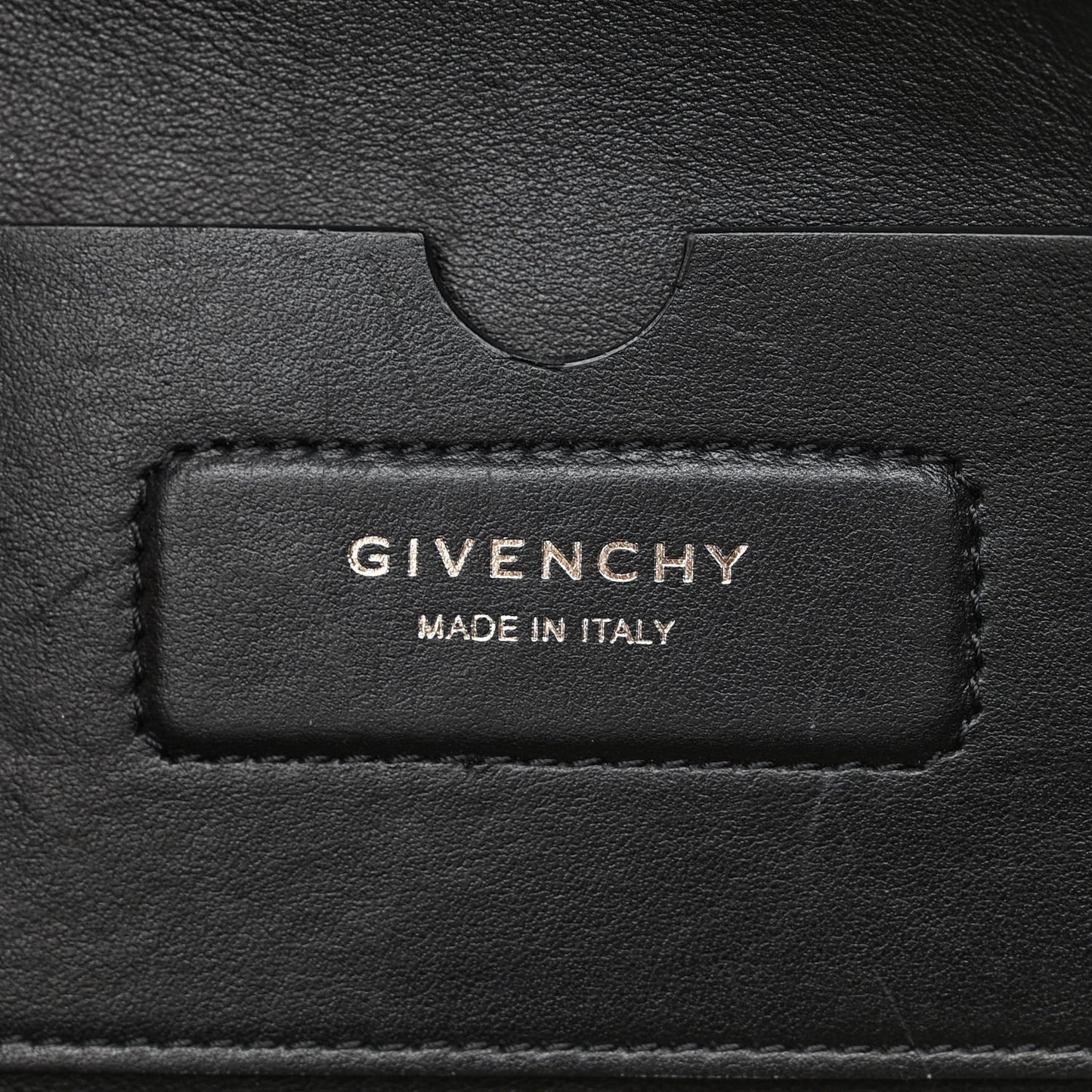 Smooth Calfskin Medium Soft Antigona Black