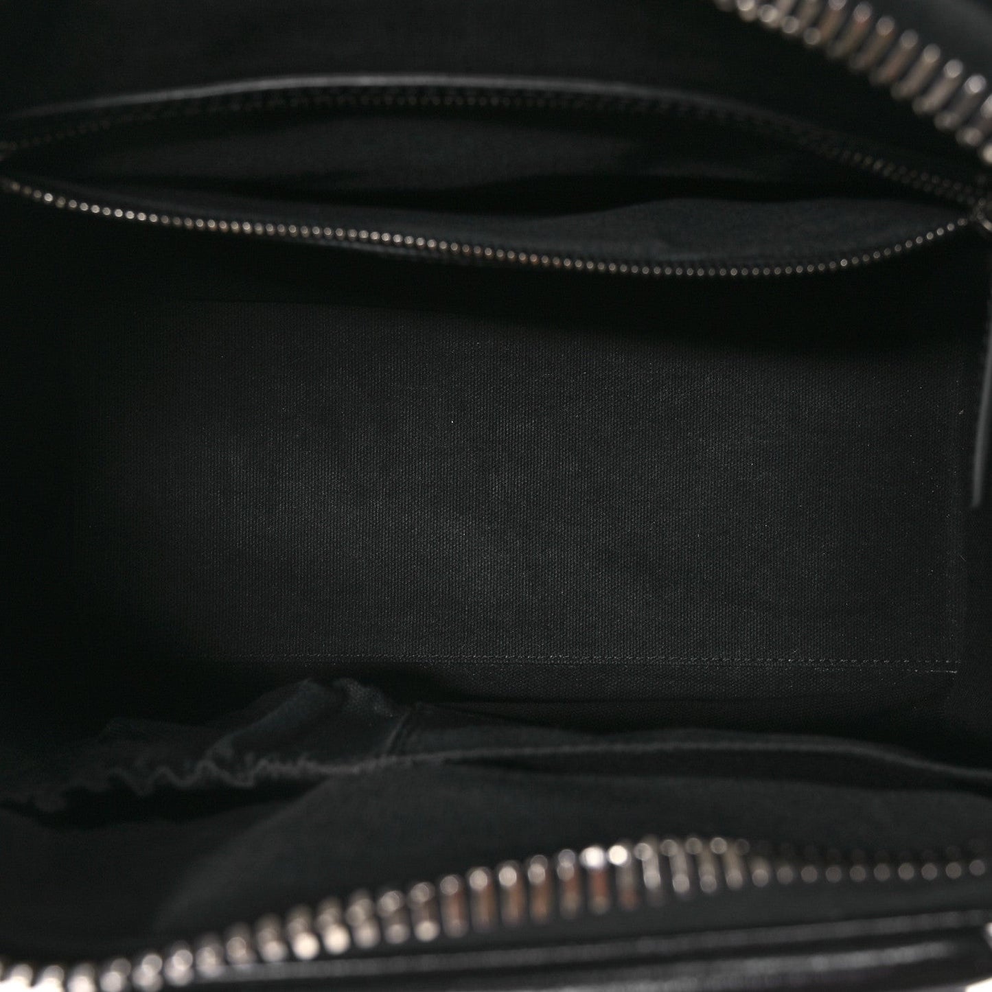 Shiny Lord Calfskin Small Antigona Black