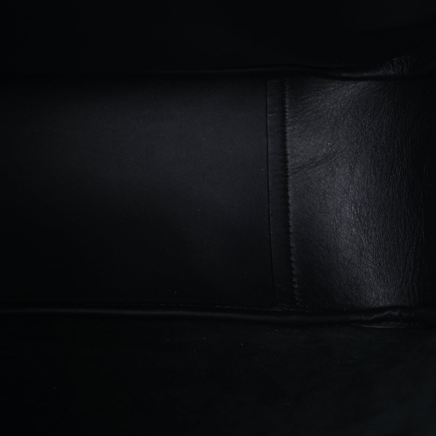 Supple Calfskin Large Le 5 A 7 Soft Hobo Black
