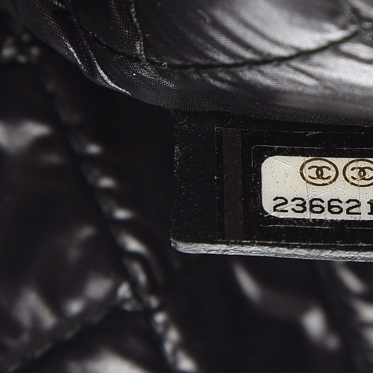 Caviar Quilted Large Boy Cosmetic Case Black