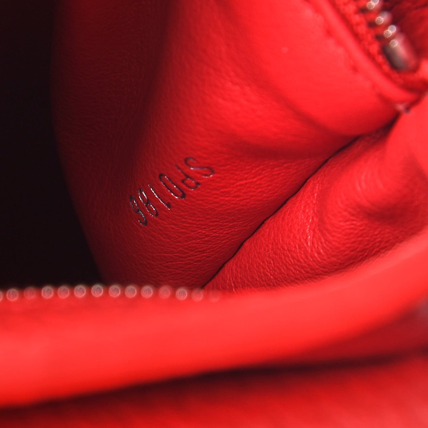 Taurillon Capucines PM Rubis