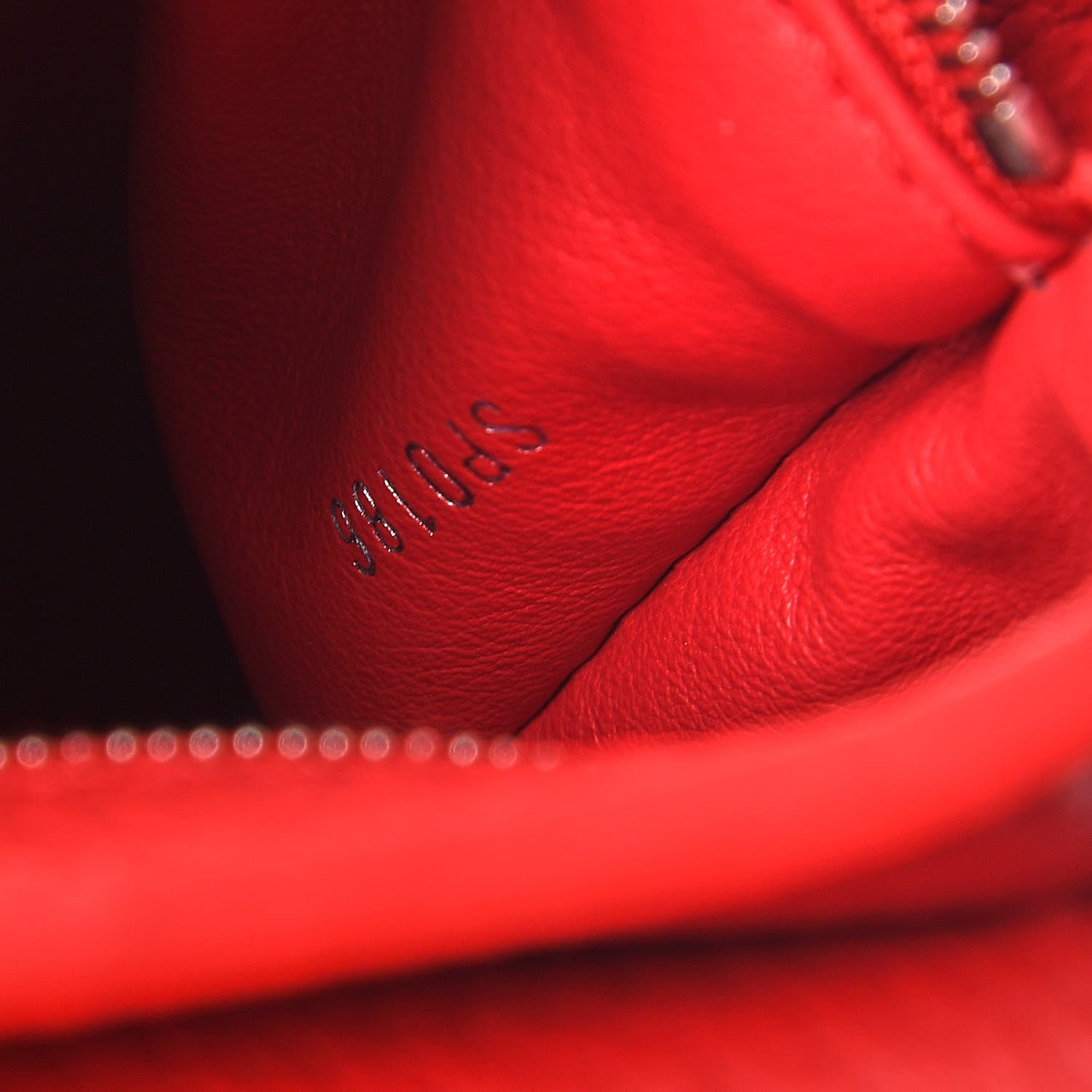 Louis Vuitton Taurillon Capucines PM Rubis 7 of 7