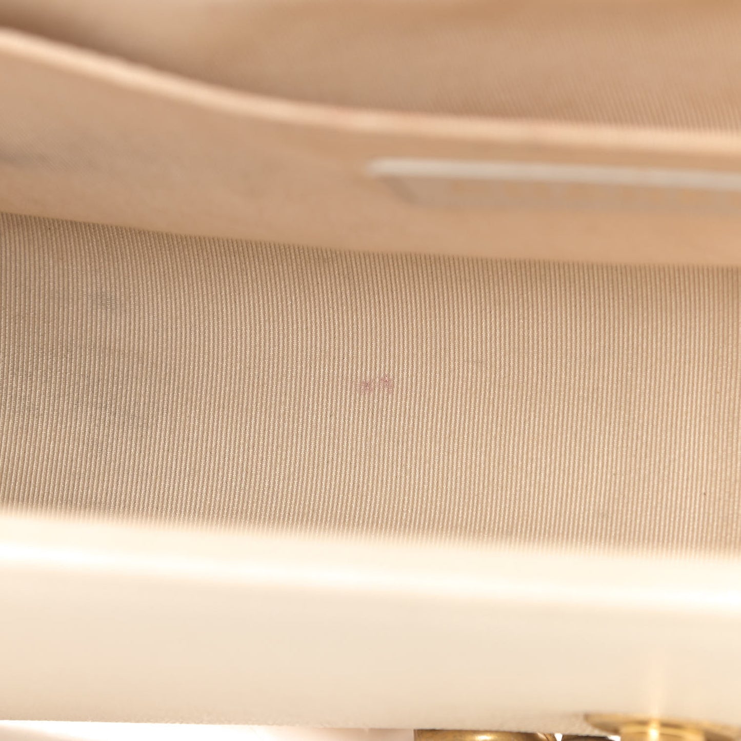 Caviar Quilted Medium Boy Flap Ivory