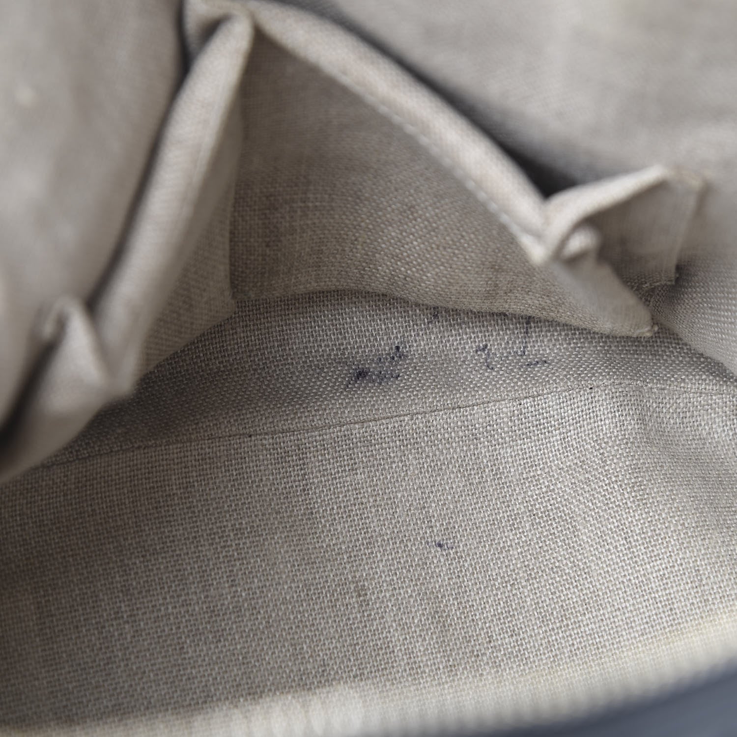 Gucci Microguccissima Medium Dome Bag Black 10 of 16