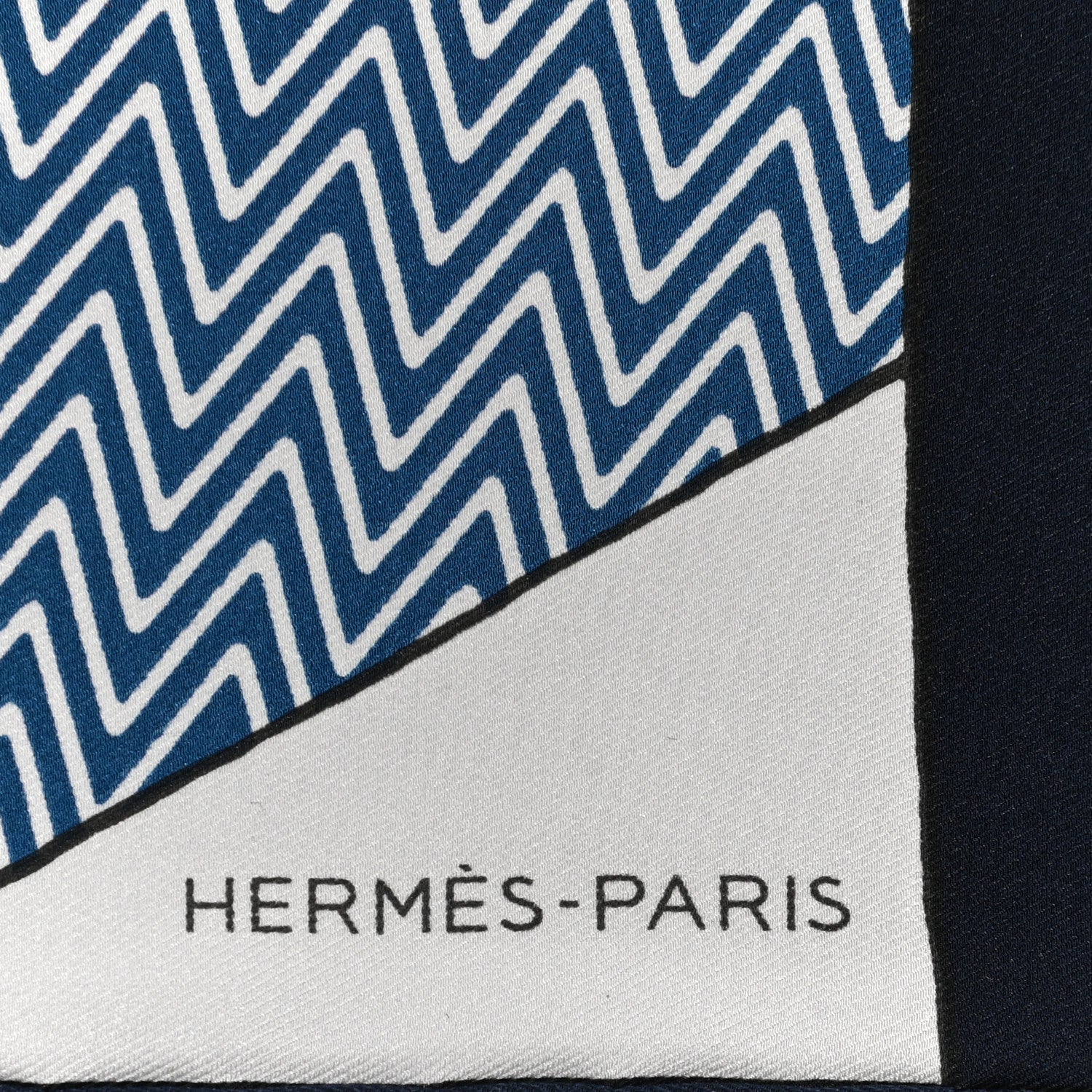 Hermes Silk Harnais Des Cabriolet Pocket Square Marine Rouge Canard 2 of 4