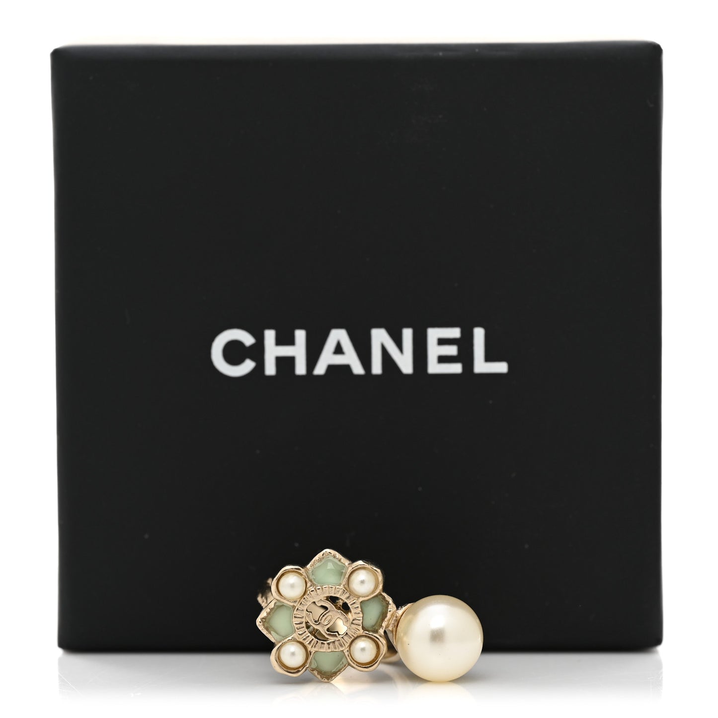 Gripoix Pearl CC Ring 52 6 Gold Green