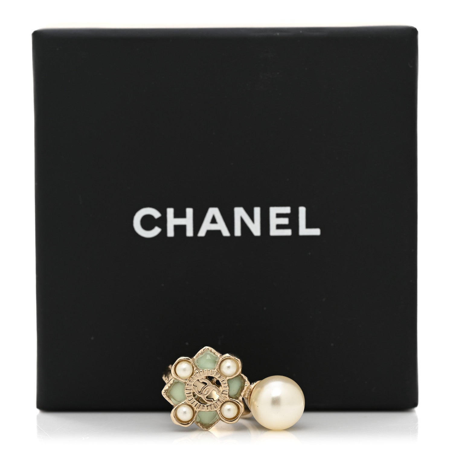 Chanel Gripoix Pearl CC Ring 52 6 Gold Green 5 of 5