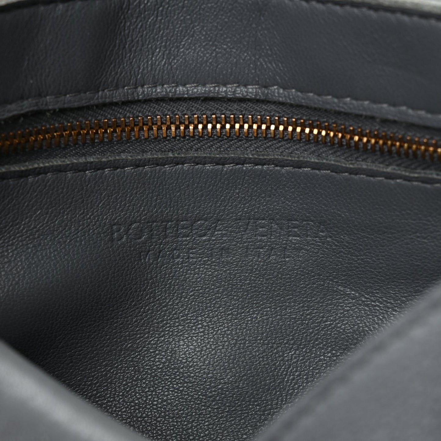Grained Calfskin Maxi Intrecciato Cassette Crossbody Bag Thunder