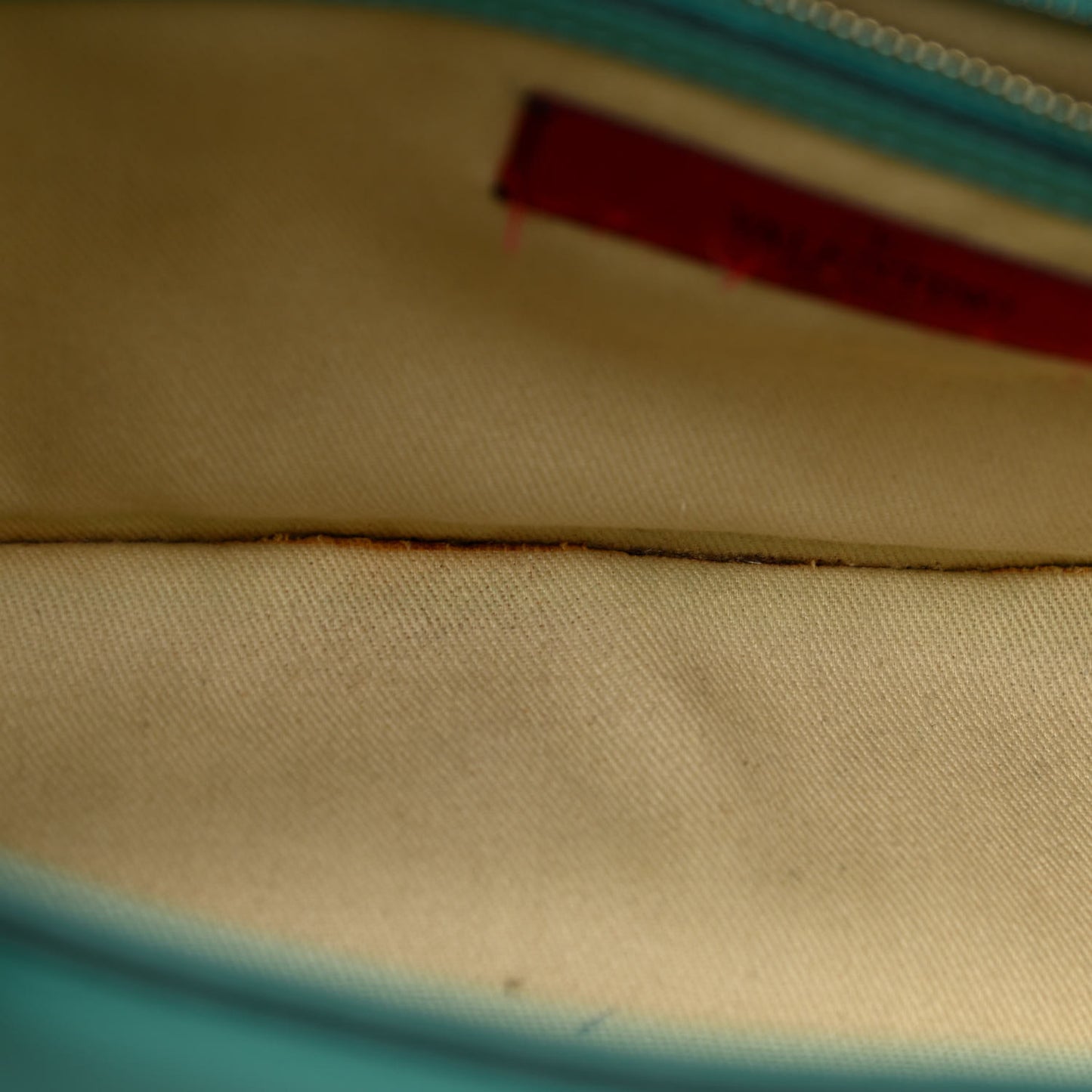 Vitello Medium Glam Lock Rockstud Flap Colibri