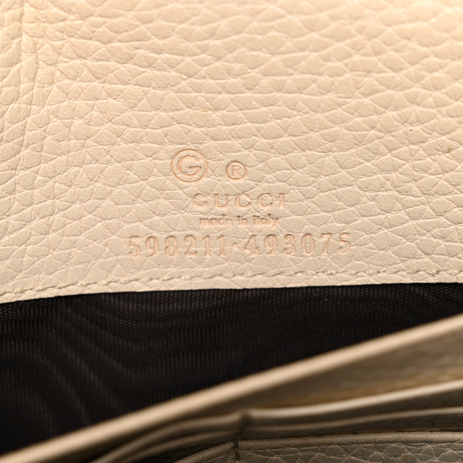 Gucci Pebbled Calfskin Soho Wallet on Chain Ivoire 6 of 13